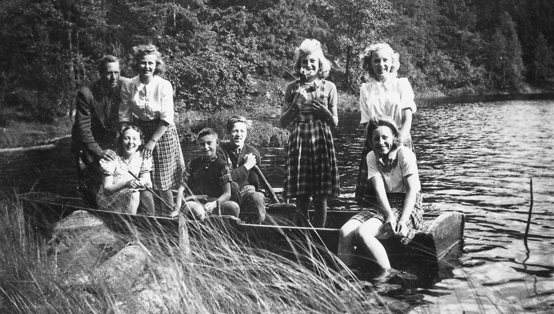 Artikkelbilde til artikkelen SEPTEMBER-bildet er fra Lundertjernet i 1942